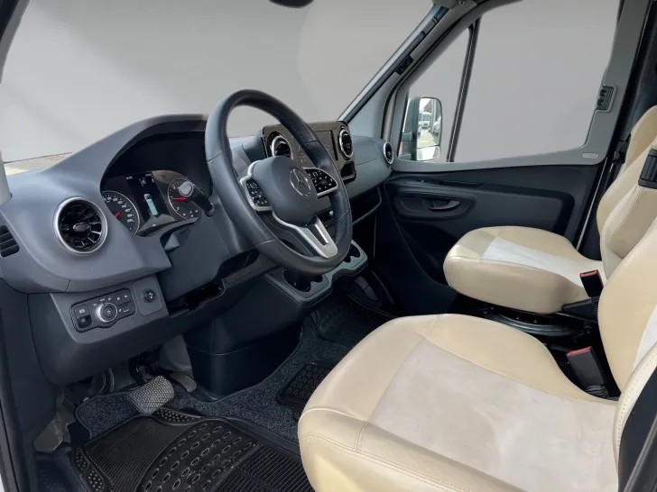 Fahrzeugbild Carthago c-tourer T 143 LE Mercedes-Benz (524) #7