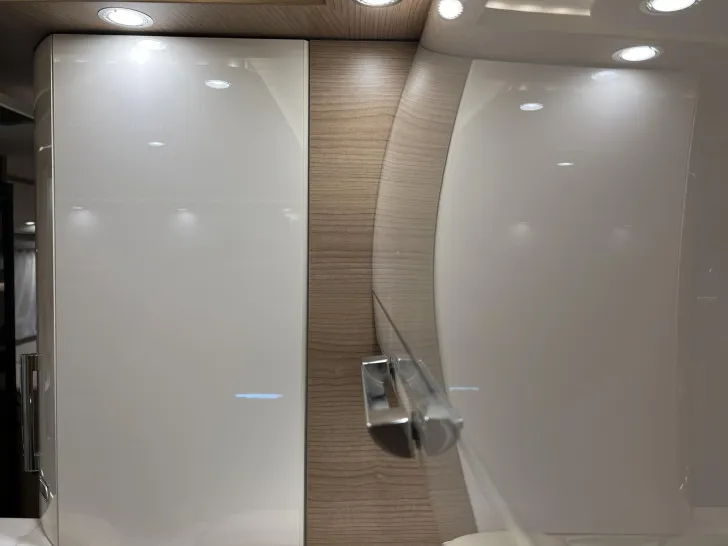 Fahrzeugbild Carthago c-tourer T 143 LE Mercedes-Benz (524) #17