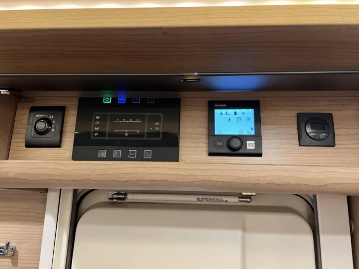 Fahrzeugbild Carthago c-tourer T 143 LE Mercedes-Benz (524) #18