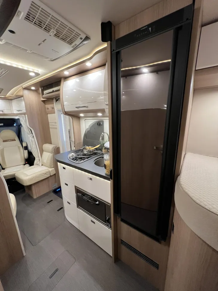 Fahrzeugbild Carthago c-tourer T 143 LE Mercedes-Benz (524) #21