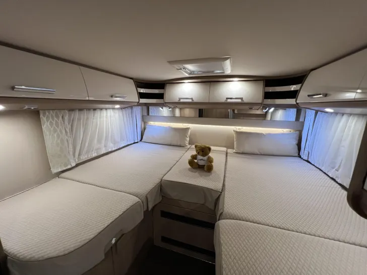 Fahrzeugbild Carthago c-tourer T 143 LE Mercedes-Benz (524) #24