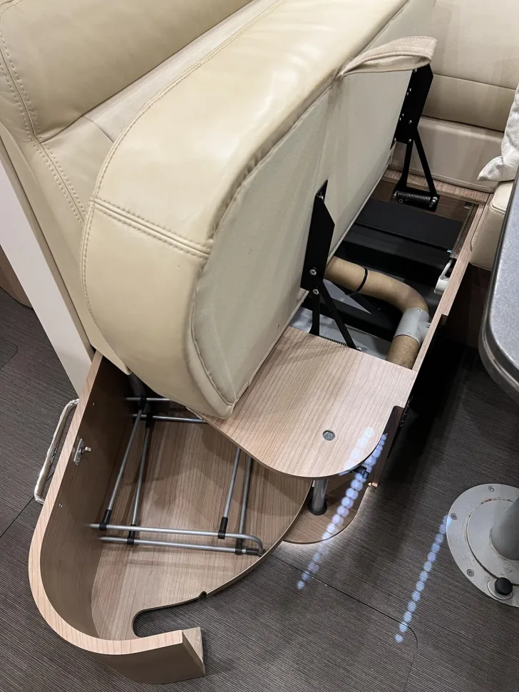 Fahrzeugbild Carthago c-tourer T 143 LE Mercedes-Benz (524) #34