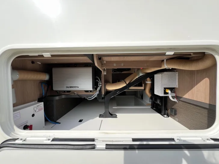 Fahrzeugbild Carthago c-tourer T 143 LE Mercedes-Benz (524) #40