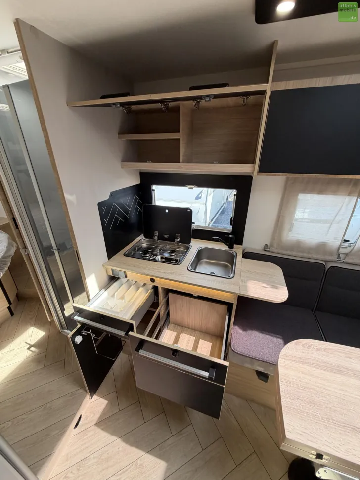 Fahrzeugbild Challenger Teilintegriert Graphite Edition 318 Arctic Drive #14