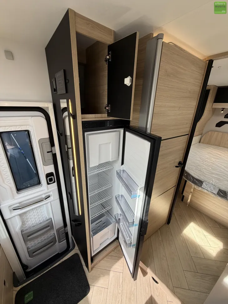 Fahrzeugbild Challenger Teilintegriert Graphite Edition 318 Arctic Drive #15