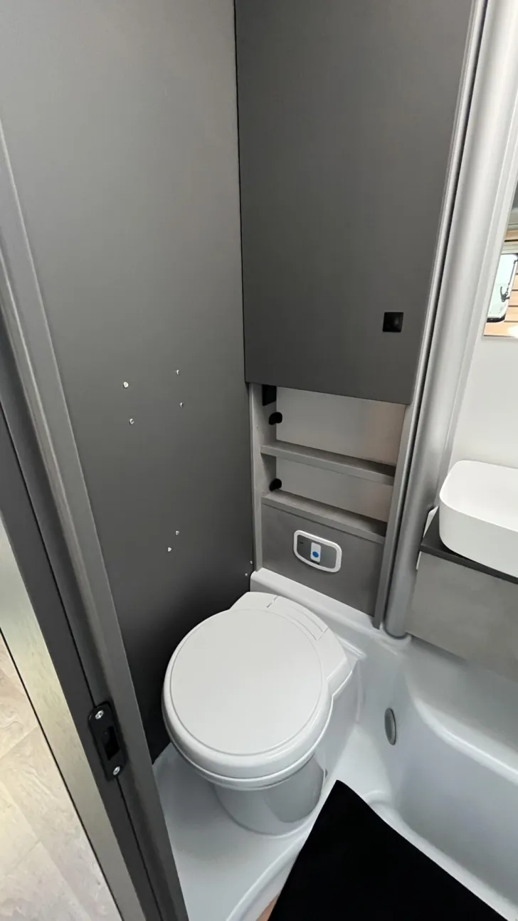 Fahrzeugbild Crosscamp EXPDN 7.0 E Peugeot #10