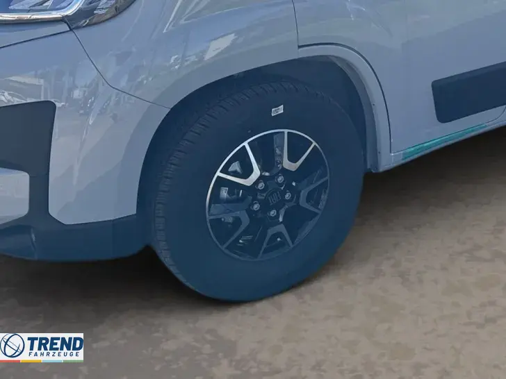 Fahrzeugbild Sunlight Cliff X 640 #6