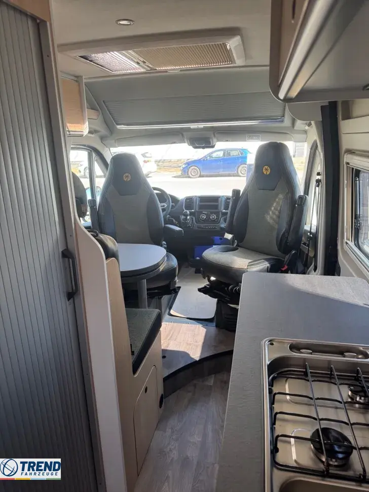 Fahrzeugbild Sunlight Cliff X 640 #18