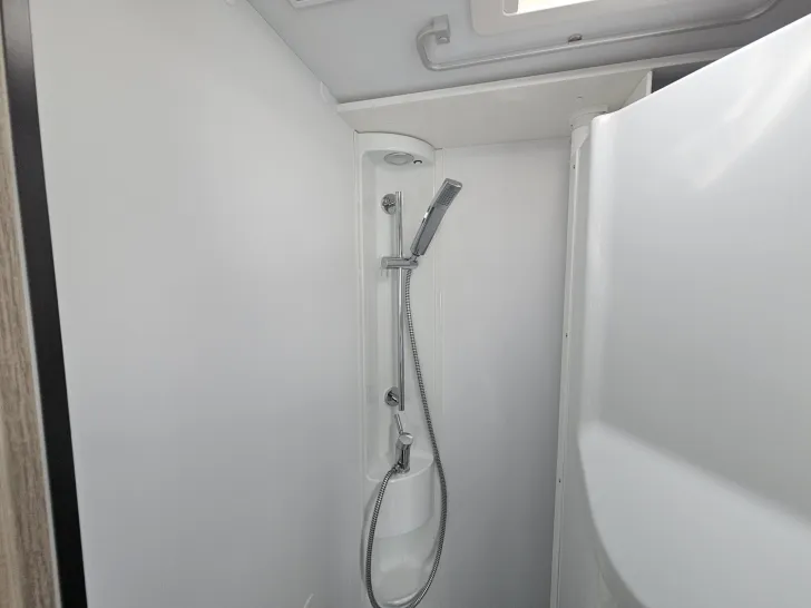 Fahrzeugbild Adria Compact Axess SP auf Okt26|NAVI|RFK|DL|LEDSW|ZVR #12