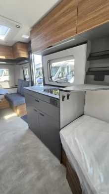 Fahrzeugbild Hymer Eriba Novaline 442 1800kg Truma Combi #7