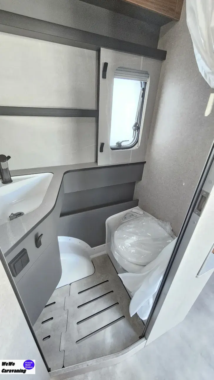 Fahrzeugbild Hymer Eriba Novaline 442 1800kg Truma Combi #12