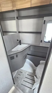 Fahrzeugbild Hymer Eriba Novaline 442 1800kg Truma Combi #13