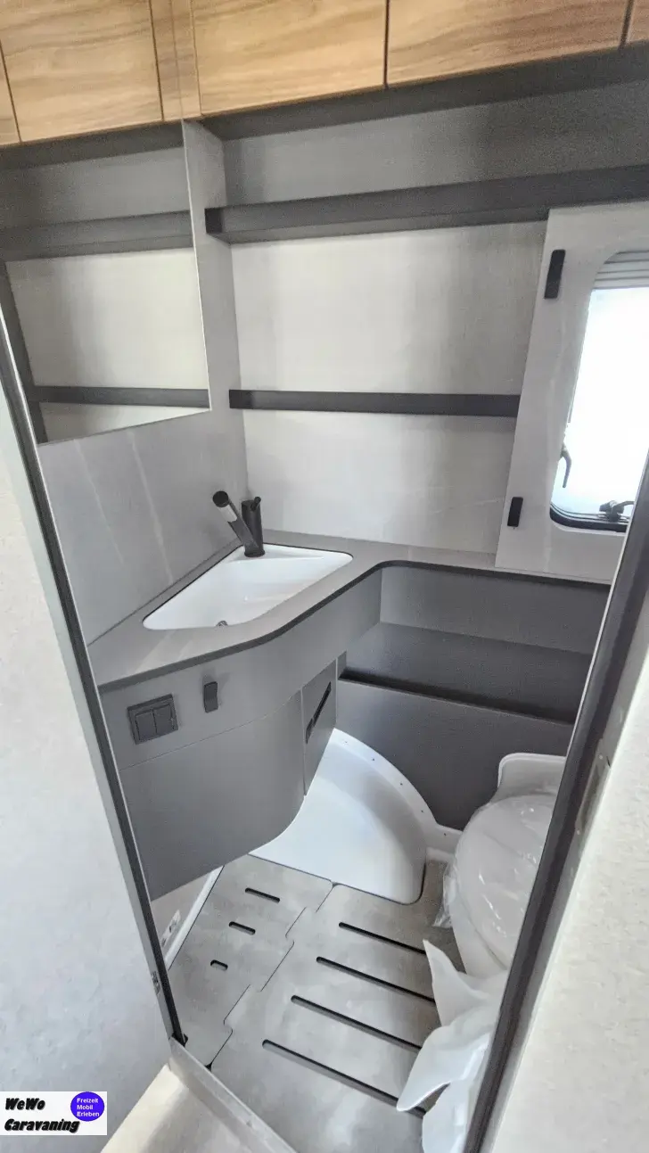 Fahrzeugbild Hymer Eriba Novaline 442 1800kg Truma Combi #13