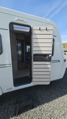 Fahrzeugbild Hymer Eriba Novaline 442 1800kg Truma Combi #16