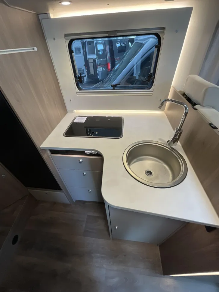 Fahrzeugbild Carado T 328 #8