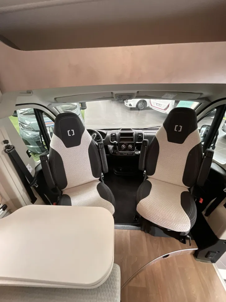 Fahrzeugbild Crosscamp ADVTR 5.4 DF Peugeot #8