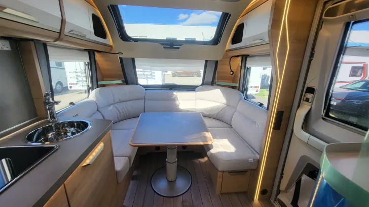 Sitzgruppe Knaus Südwind 540 UE Black Selection 1800 kg/Casual Silver