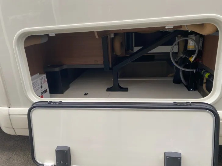Fahrzeugbild Carthago c-tourer T 143 LE Hubstützenanlage,Alarmanlage #23