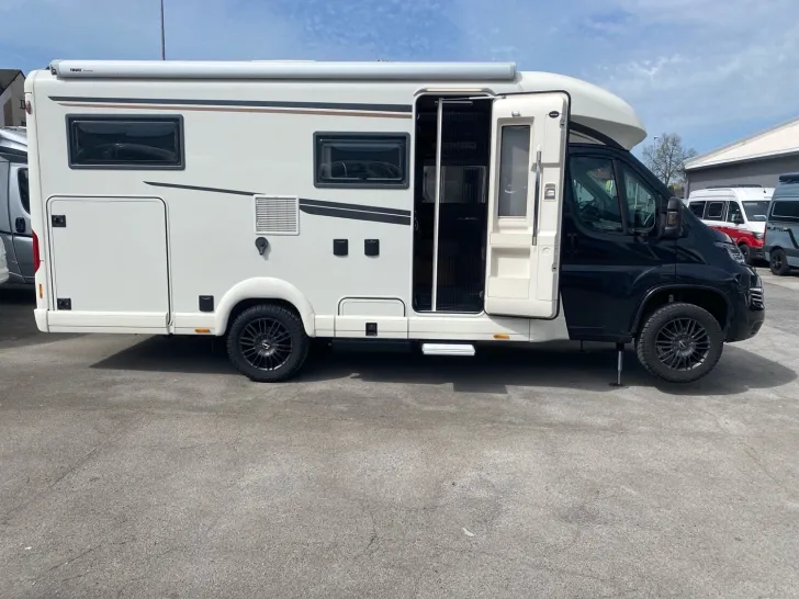 Fahrzeugbild Carthago c-tourer T 143 LE Hubstützenanlage,Alarmanlage #26