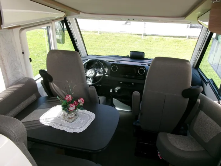 Fahrzeugbild Carthago C2-tourer I 141 KB LE comfort Mercedes #3