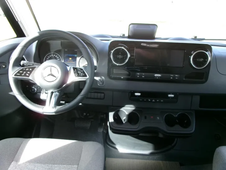 Fahrzeugbild Carthago C2-tourer I 141 KB LE comfort Mercedes #4