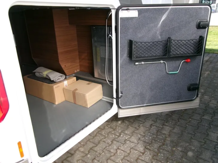 Fahrzeugbild Carthago chic c-line I 4.9 LE Mercedes #3