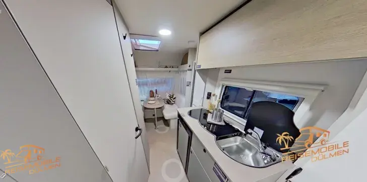 Fahrzeugbild LMC Sassino 460 E #3