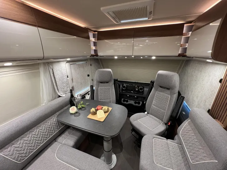 Fahrzeugbild Carthago C2-tourer I 145 RB LE comfort Mercedes (319) #13