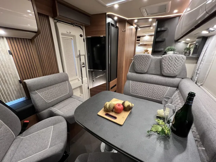 Fahrzeugbild Carthago C2-tourer I 145 RB LE comfort Mercedes (319) #15