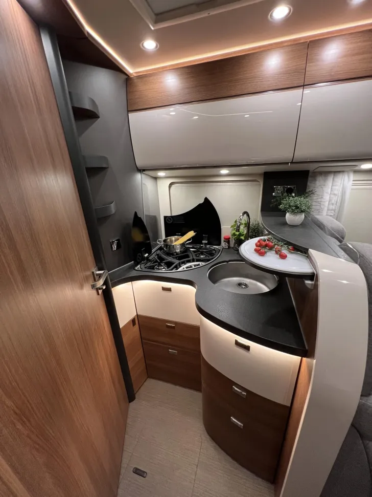 Fahrzeugbild Carthago C2-tourer I 145 RB LE comfort Mercedes (319) #20