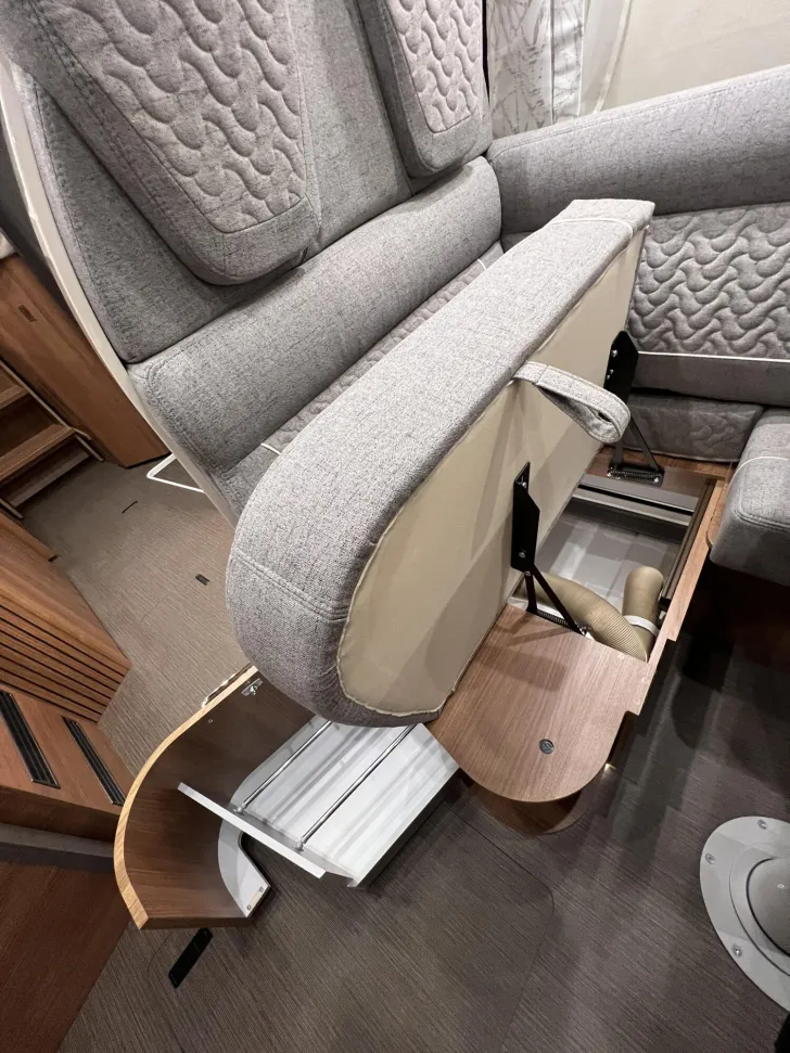 Fahrzeugbild Carthago C2-tourer I 145 RB LE comfort Mercedes (319) #37