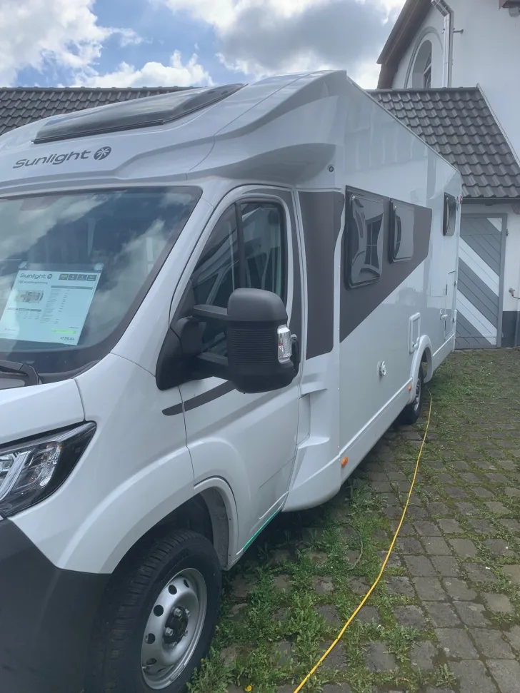 Fahrzeugbild Sunlight T 68C Hubbett+Face2Face Sitzgruppe* #3