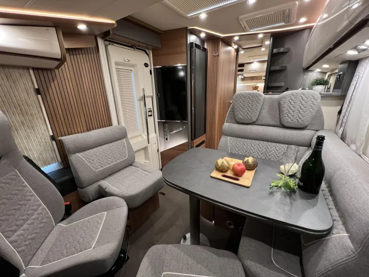 Fahrzeugbild Carthago C2-tourer I 145 RB LE comfort Mercedes (325) #16