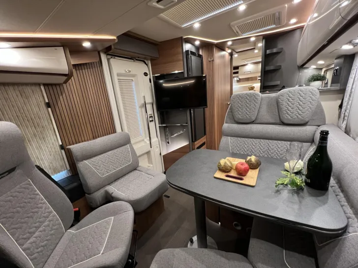 Fahrzeugbild Carthago C2-tourer I 145 RB LE comfort Mercedes (325) #18