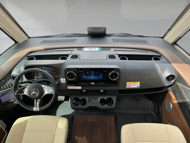 Fahrzeugbild Carthago chic e-line I 61 XL LE Mercedes (330) #12