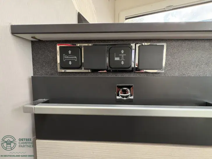 Fahrzeugbild Challenger Teilintegriert Graphite Edition 250 VIP Markise! #26