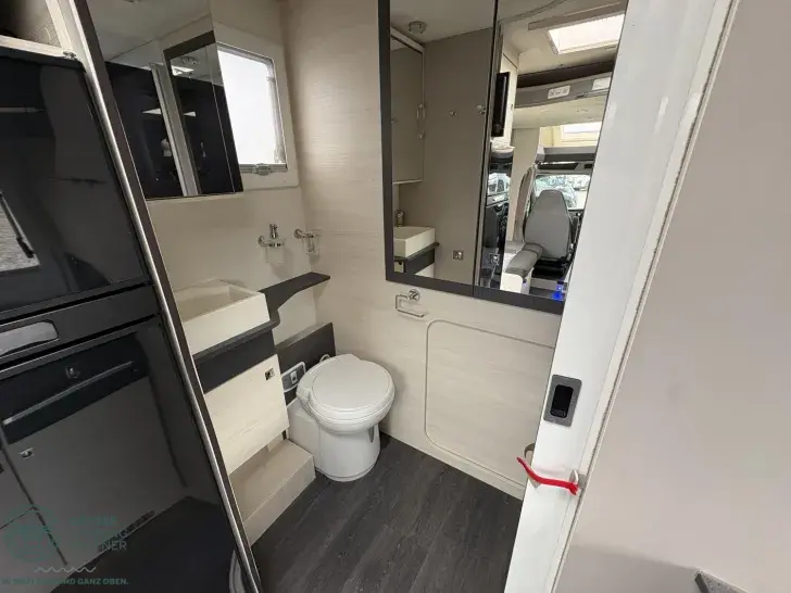 Fahrzeugbild Challenger Teilintegriert Graphite Edition 250 VIP Markise! #27