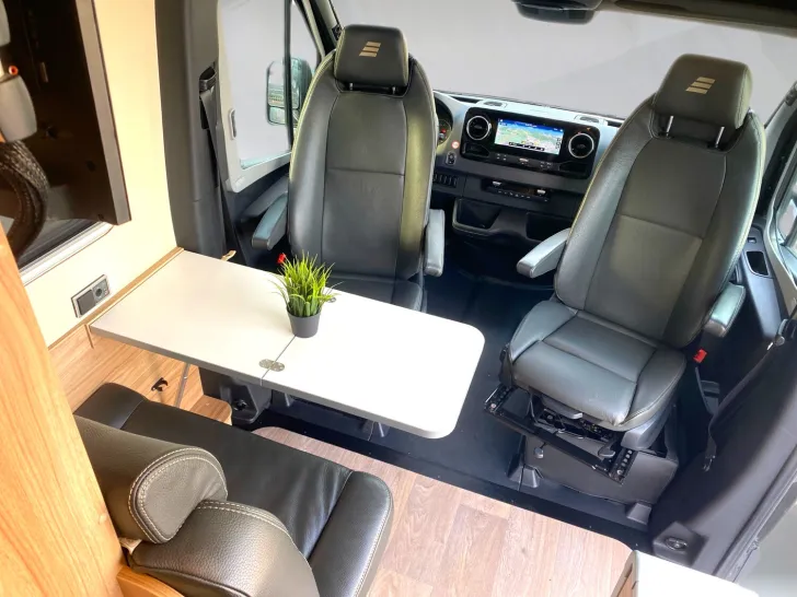 Fahrzeugbild Hymer Grand Canyon S CrossOver 4x4 Allrad Schlafdach #11