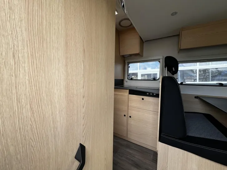 Fahrzeugbild Sunlight T SUB 67 Sub #10