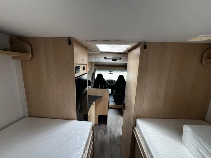 Fahrzeugbild Sunlight T SUB 67 Sub #21