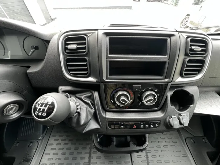 Fahrzeugbild Sunlight T SUB 67 Sub #23