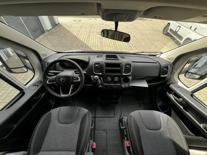 Fahrzeugbild Sunlight T SUB 67 Sub #24