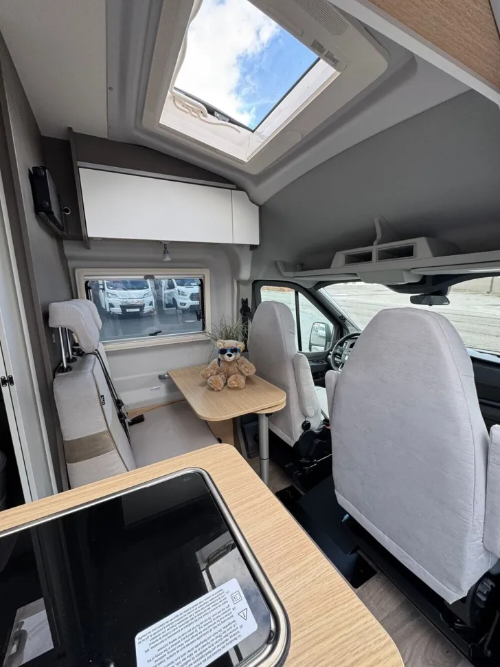 Fahrzeugbild LMC Innovan Ford 592 #7