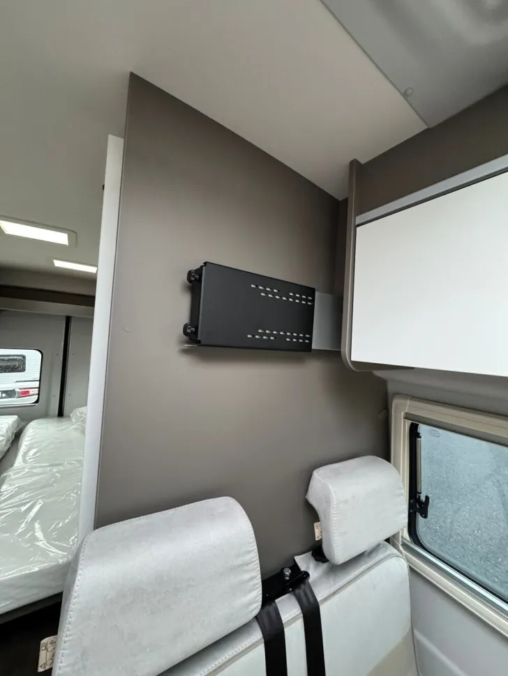 Fahrzeugbild LMC Innovan Ford 592 #12