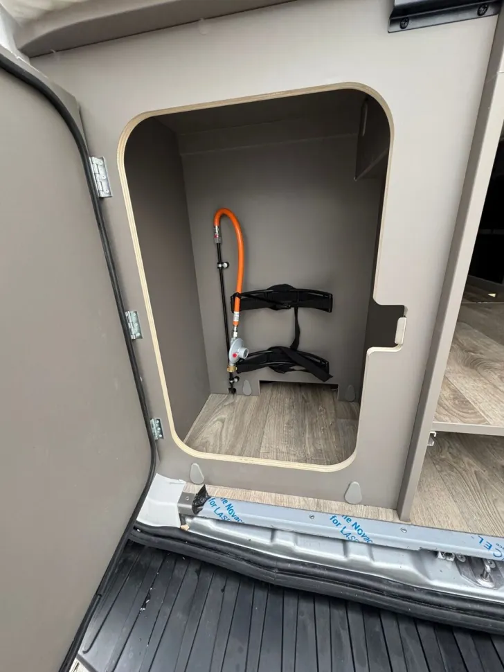 Fahrzeugbild LMC Innovan Ford 592 #17