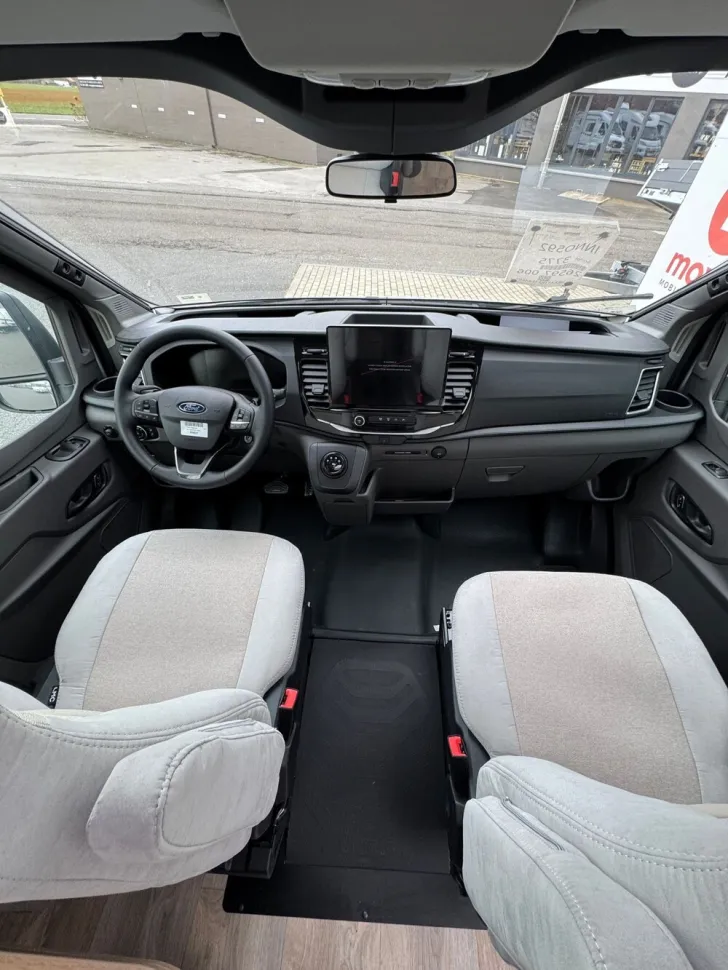 Fahrzeugbild LMC Innovan Ford 592 #11