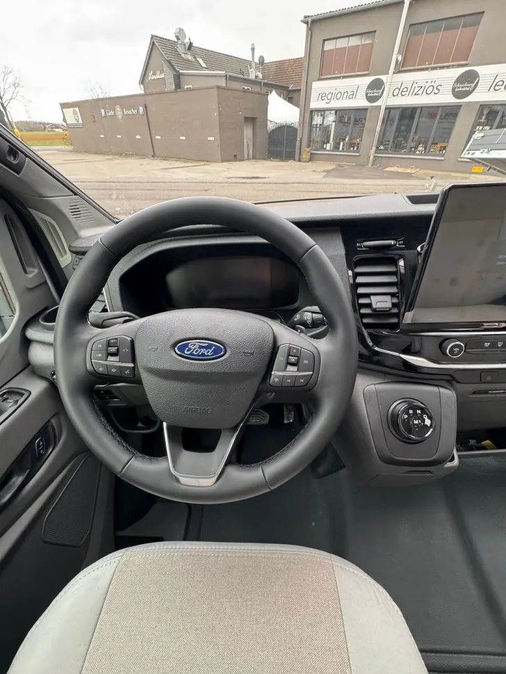 Fahrzeugbild LMC Innovan Ford 592 #12