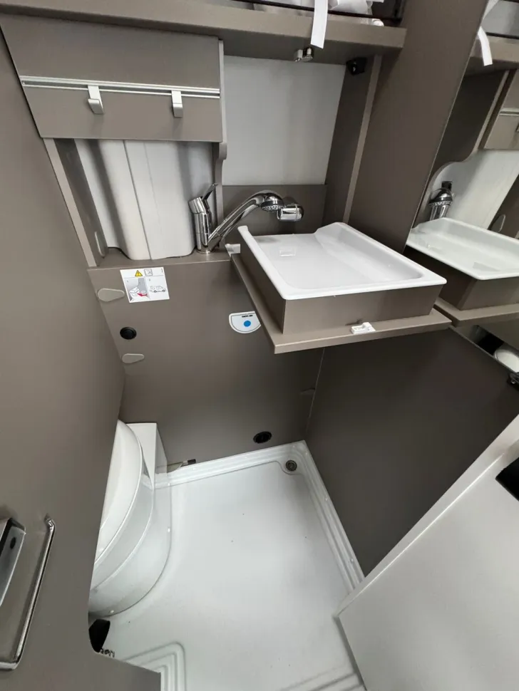 Fahrzeugbild LMC Innovan Ford 592 #13