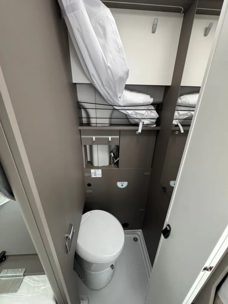 Fahrzeugbild LMC Innovan Ford 592 #16