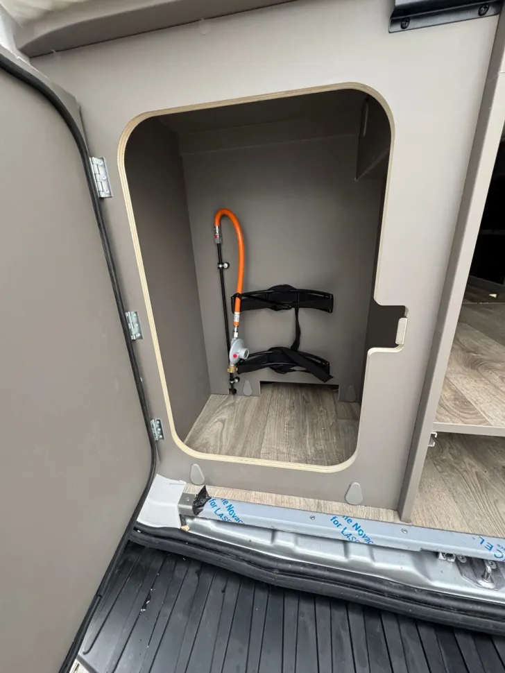 Fahrzeugbild LMC Innovan Ford 592 #18